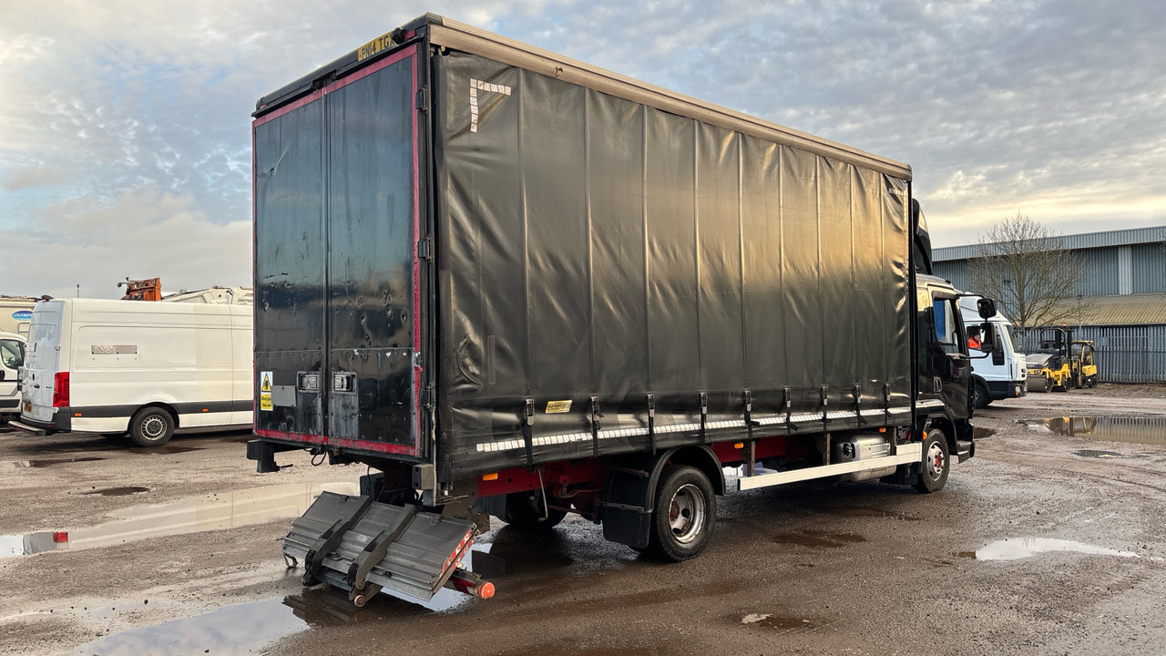 DAF LF 150 - Curtainsider truck: picture 4 DAF LF 150 - Curtainsider truck: picture 4