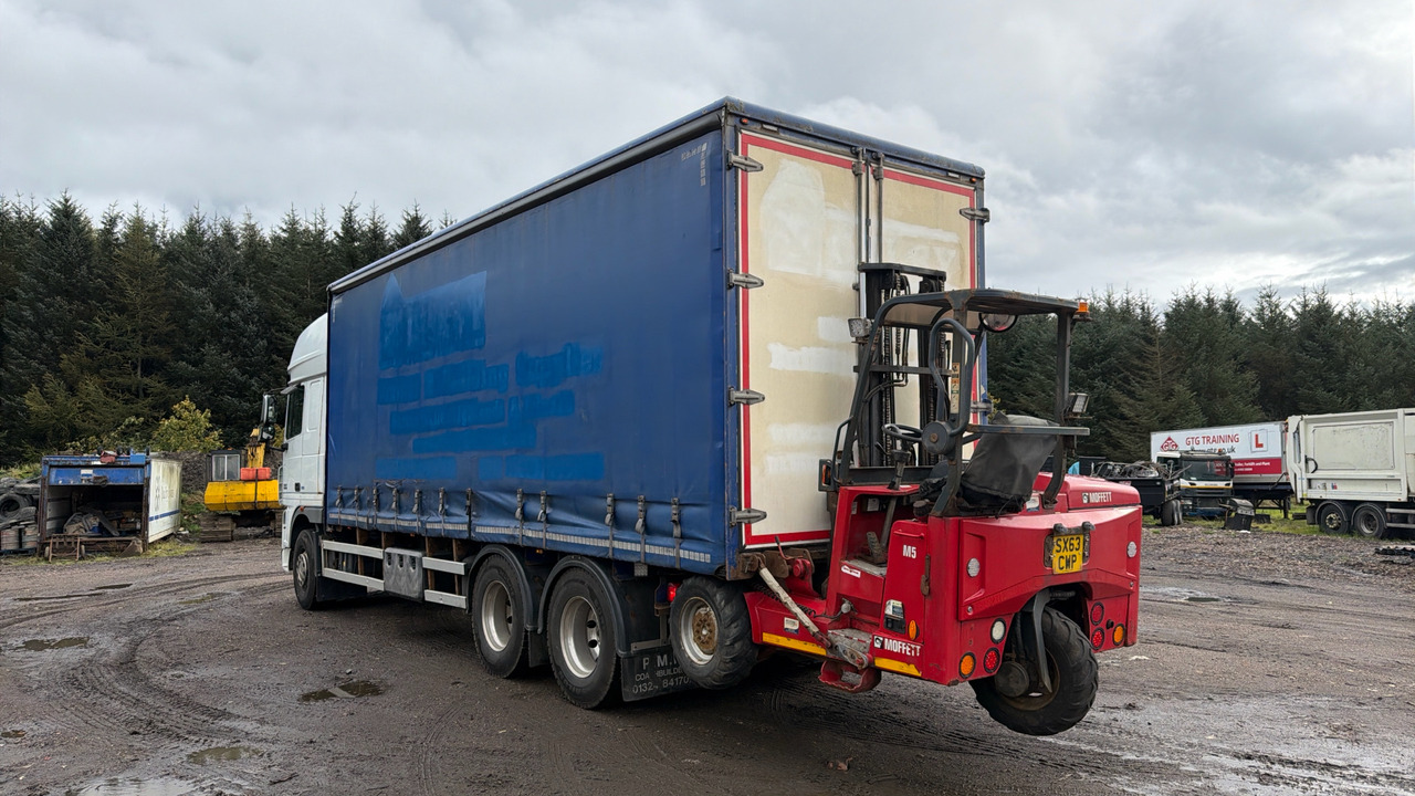 DAF XF 105.510 - Curtainsider truck: picture 3 DAF XF 105.510 - Curtainsider truck: picture 3