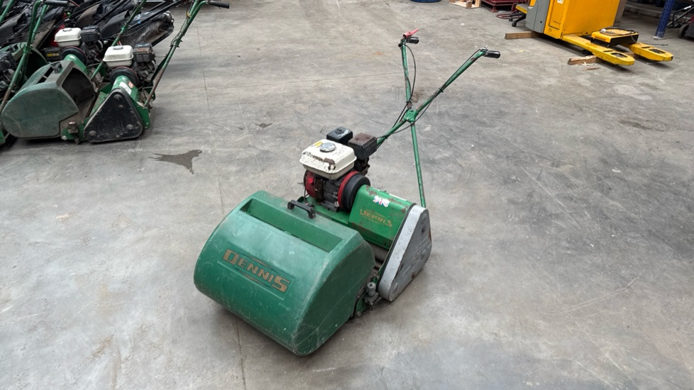 DENNIS FT20 PEDESDTRIAN CYLINDER MOWER, NO UNIT, GRASS BOX - Garden mower: picture 4 DENNIS FT20 PEDESDTRIAN CYLINDER MOWER, NO UNIT, GRASS BOX - Garden mower: picture 4