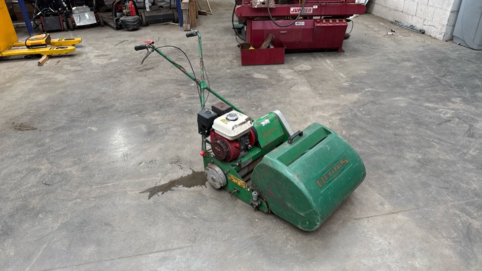 DENNIS FT20 PEDESDTRIAN CYLINDER MOWER, NO UNIT, GRASS BOX - Garden mower: picture 2 DENNIS FT20 PEDESDTRIAN CYLINDER MOWER, NO UNIT, GRASS BOX - Garden mower: picture 2