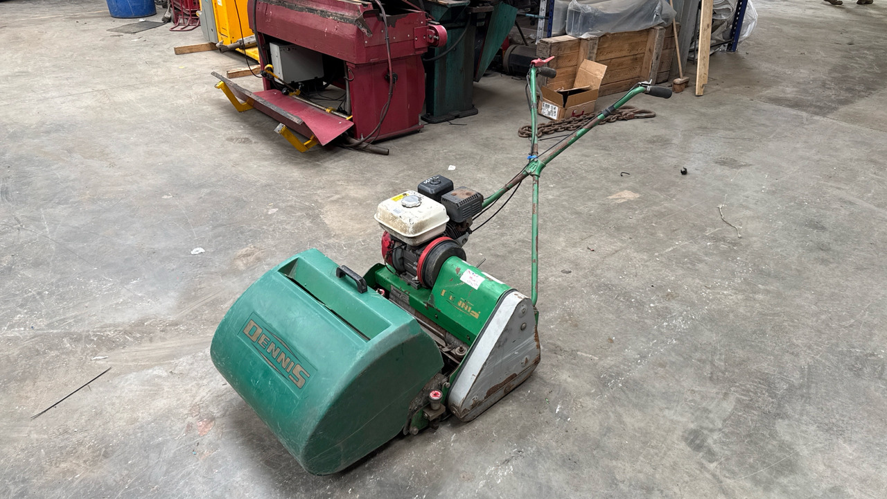 DENNIS FT20 PEDESTRIAN CYLINDER MOWER WITH 5K UNIT AND GRASS BOX - Garden mower: picture 3 DENNIS FT20 PEDESTRIAN CYLINDER MOWER WITH 5K UNIT AND GRASS BOX - Garden mower: picture 3