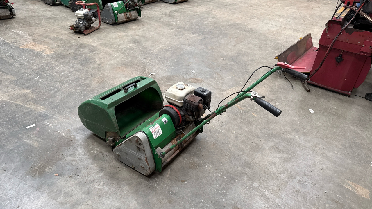 DENNIS FT20 PEDESTRIAN CYLINDER MOWER WITH 9K UNIT AND GRASS BOX - Garden mower: picture 3 DENNIS FT20 PEDESTRIAN CYLINDER MOWER WITH 9K UNIT AND GRASS BOX - Garden mower: picture 3