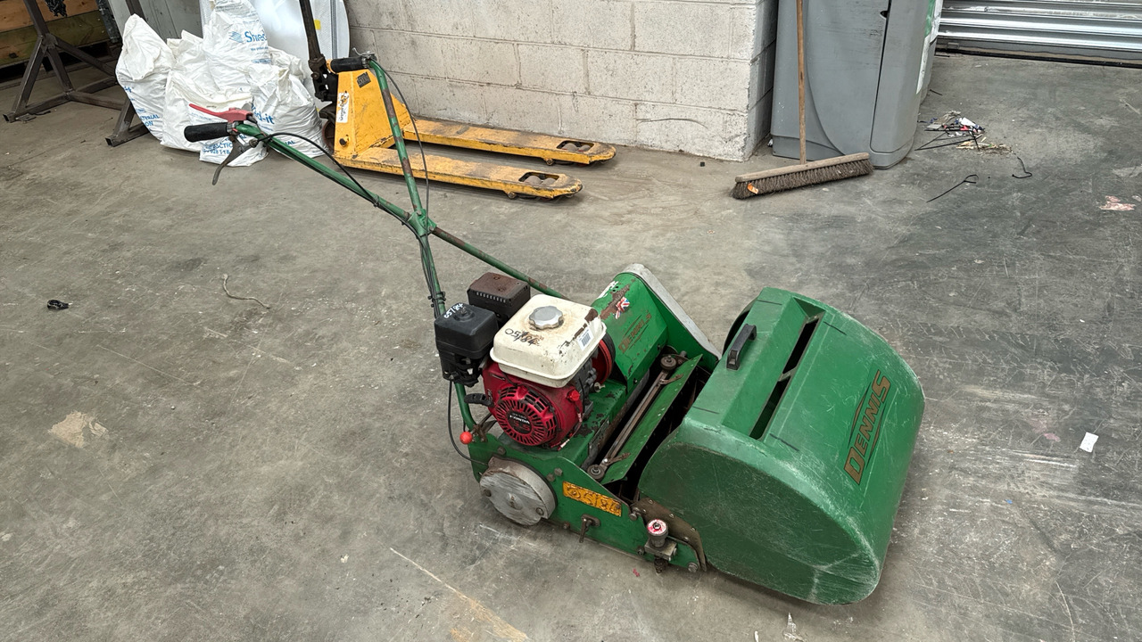 DENNIS FT20 PEDESTRIAN CYLINDER MOWER WITH 9K UNIT AND GRASS BOX - Garden mower: picture 1 DENNIS FT20 PEDESTRIAN CYLINDER MOWER WITH 9K UNIT AND GRASS BOX - Garden mower: picture 1