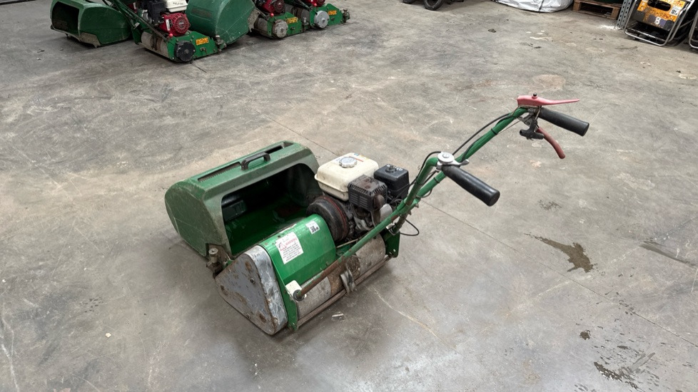 DENNIS FT510 PEDESTRIAN CYLINDER MOWER, NO UNIT, GRASS BOX - Garden mower: picture 4 DENNIS FT510 PEDESTRIAN CYLINDER MOWER, NO UNIT, GRASS BOX - Garden mower: picture 4