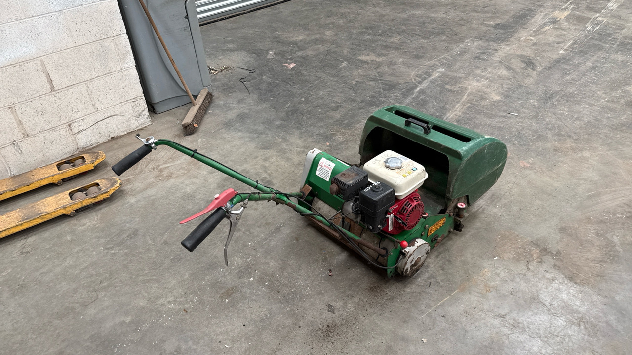 DENNIS FT510 PEDESTRIAN CYLINDER MOWER WITH 5K UNIT AND GRASS BOX - Garden mower: picture 1 DENNIS FT510 PEDESTRIAN CYLINDER MOWER WITH 5K UNIT AND GRASS BOX - Garden mower: picture 1