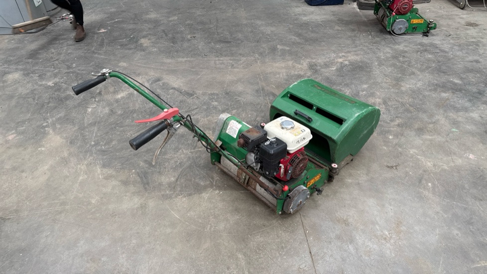 DENNIS FT510 PEDESTRIAN CYLINDER MOWER WITH 9K UNIT AND GRASS BOX - Garden mower: picture 2 DENNIS FT510 PEDESTRIAN CYLINDER MOWER WITH 9K UNIT AND GRASS BOX - Garden mower: picture 2