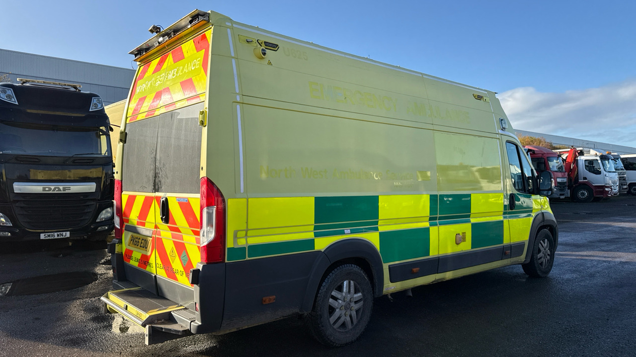 FIAT DUCATO 42 MULTIJET II - Ambulance: picture 4 FIAT DUCATO 42 MULTIJET II - Ambulance: picture 4