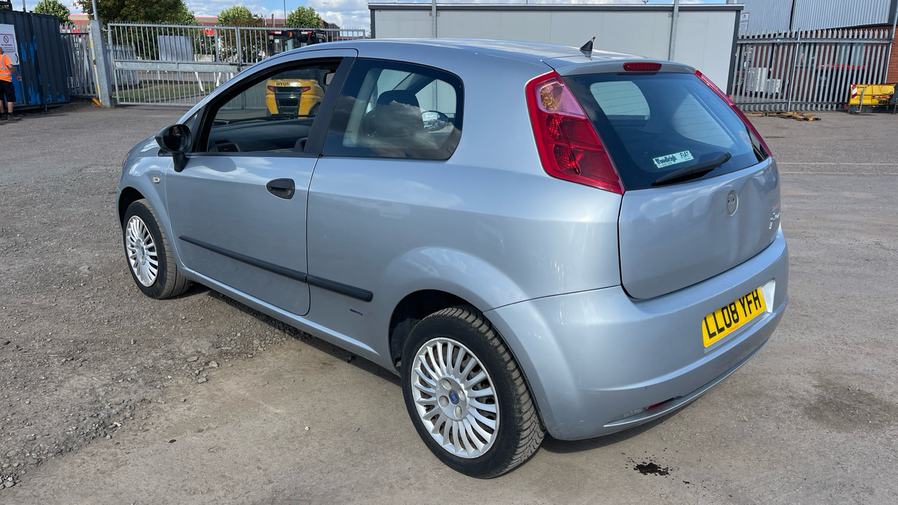 FIAT PUNTO 1.2 Active GRANDE - Hatchback: picture 3 FIAT PUNTO 1.2 Active GRANDE - Hatchback: picture 3