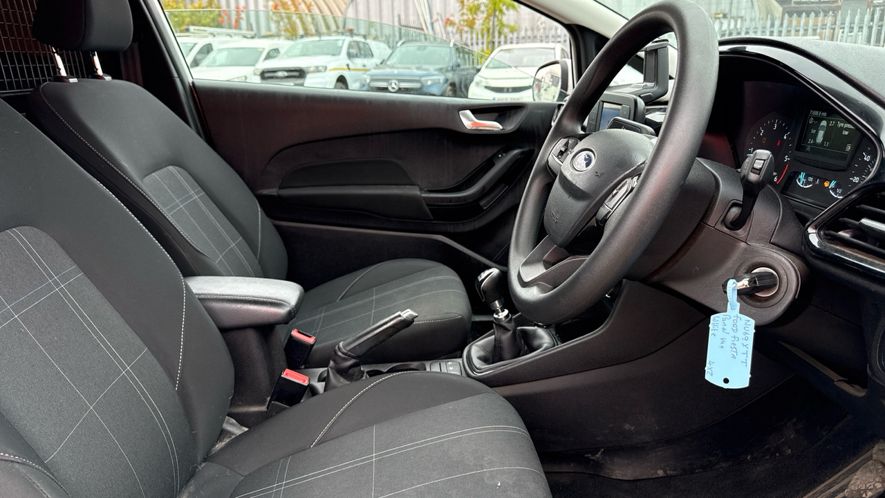 FORD FIESTA 1.5 TDCi - Car: picture 5 FORD FIESTA 1.5 TDCi - Car: picture 5