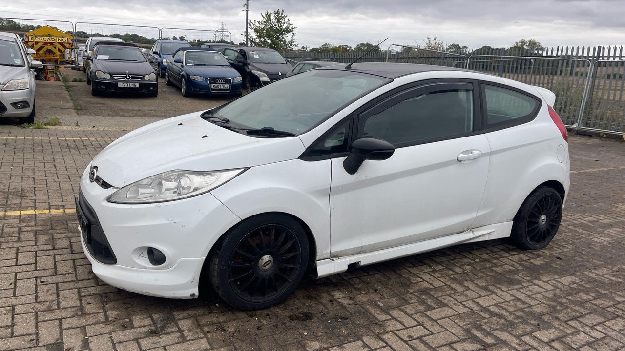 FORD FIESTA S 90 1.6 TDCI ZETEC - Hatchback: picture 2 FORD FIESTA S 90 1.6 TDCI ZETEC - Hatchback: picture 2