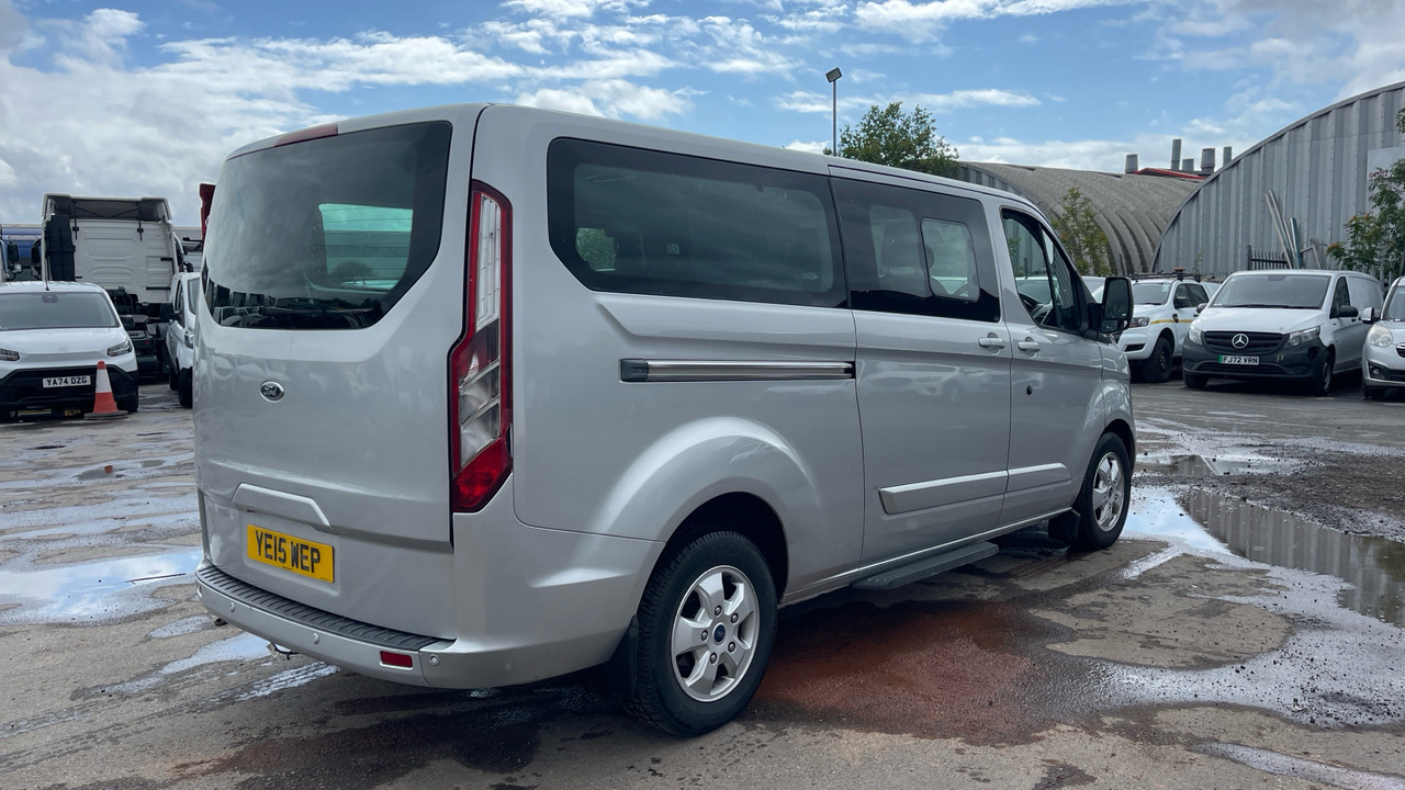 FORD TOURNEO CUSTOM 300 2.2 TDCi 125PS - Minibus, Passenger van: picture 4 FORD TOURNEO CUSTOM 300 2.2 TDCi 125PS - Minibus, Passenger van: picture 4
