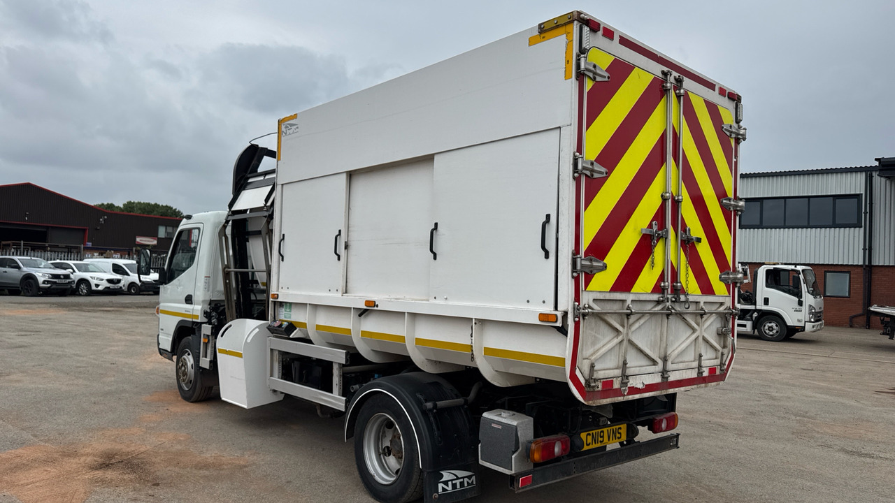 FUSO CANTER 7C15 - Garbage truck: picture 3 FUSO CANTER 7C15 - Garbage truck: picture 3