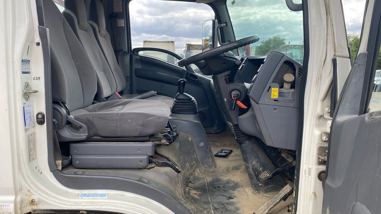 ISUZU FORWARD N75.150 - Dropside/ Flatbed truck: picture 5 ISUZU FORWARD N75.150 - Dropside/ Flatbed truck: picture 5