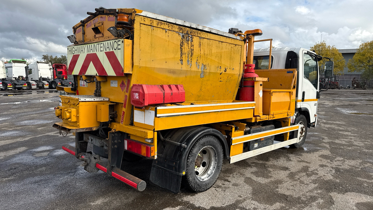 ISUZU FORWARD N75 - Asphalt machine: picture 4 ISUZU FORWARD N75 - Asphalt machine: picture 4