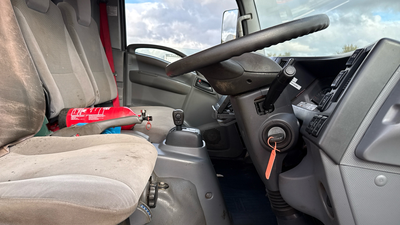 ISUZU FORWARD N75 - Asphalt machine: picture 5 ISUZU FORWARD N75 - Asphalt machine: picture 5