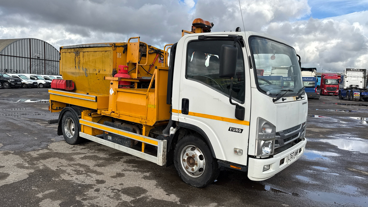 ISUZU FORWARD N75 - Asphalt machine: picture 1 ISUZU FORWARD N75 - Asphalt machine: picture 1