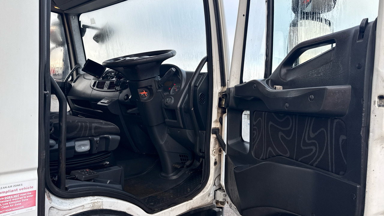 IVECO EUROCARGO 140E18 - Box truck: picture 5 IVECO EUROCARGO 140E18 - Box truck: picture 5