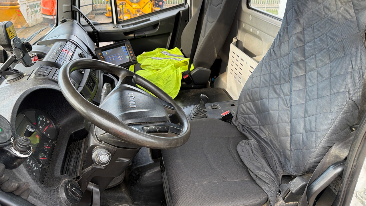 IVECO EUROCARGO 150-250 - Road sweeper: picture 5 IVECO EUROCARGO 150-250 - Road sweeper: picture 5