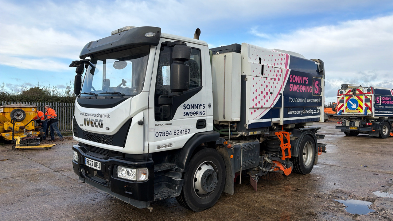 IVECO EUROCARGO 150-250 - Road sweeper: picture 2 IVECO EUROCARGO 150-250 - Road sweeper: picture 2