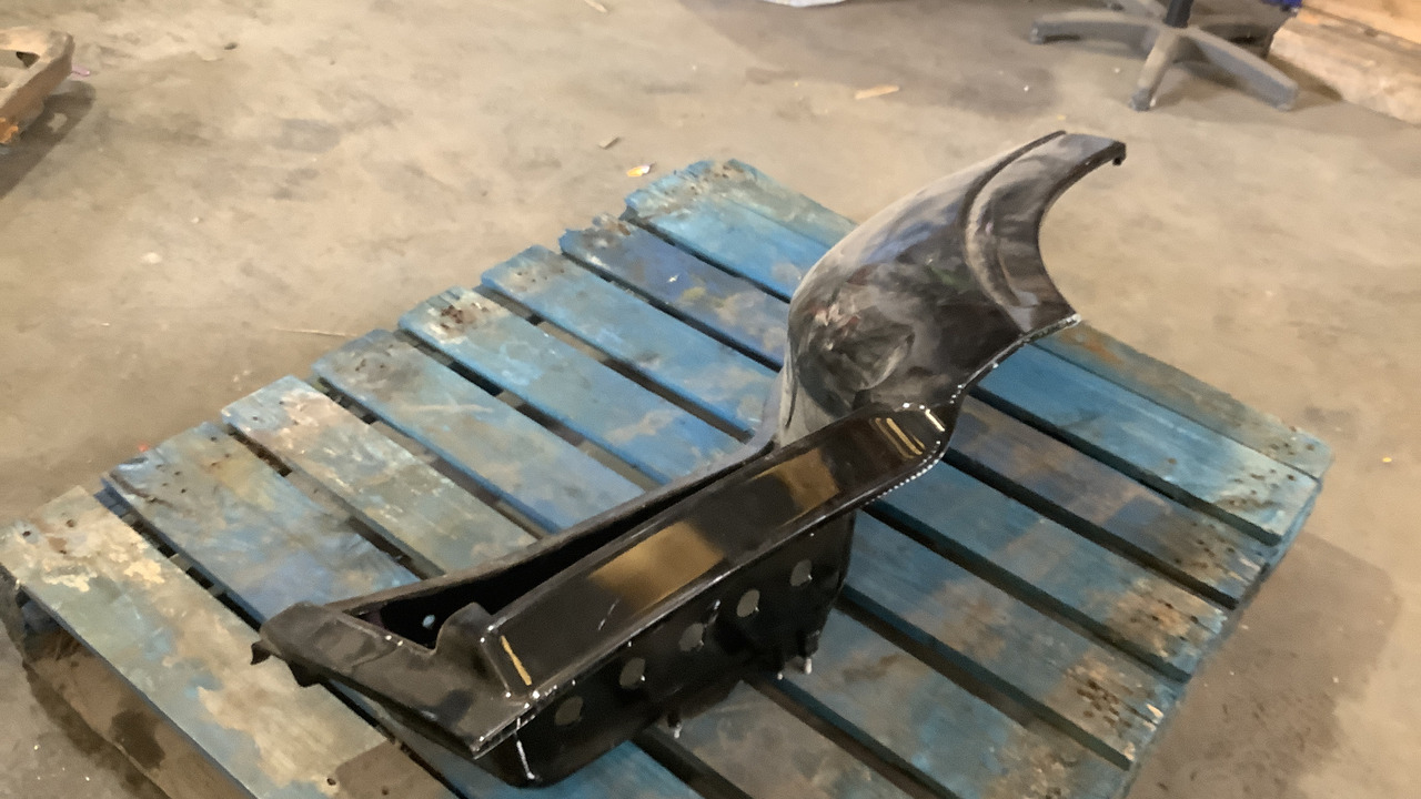 IVECO WHEEL ARCH & STEP - Construction equipment: picture 4 IVECO WHEEL ARCH & STEP - Construction equipment: picture 4