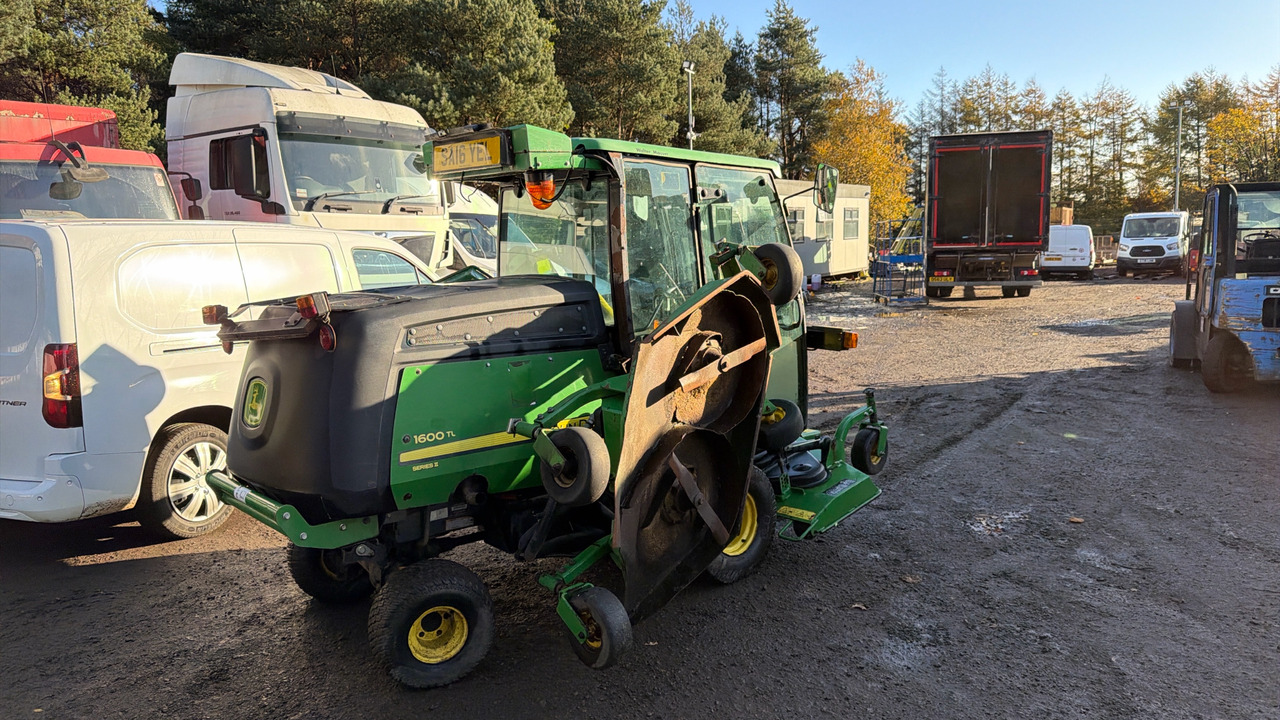 JOHN DEERE 1600 TURBO SERIES 2 - Garden mower: picture 4 JOHN DEERE 1600 TURBO SERIES 2 - Garden mower: picture 4