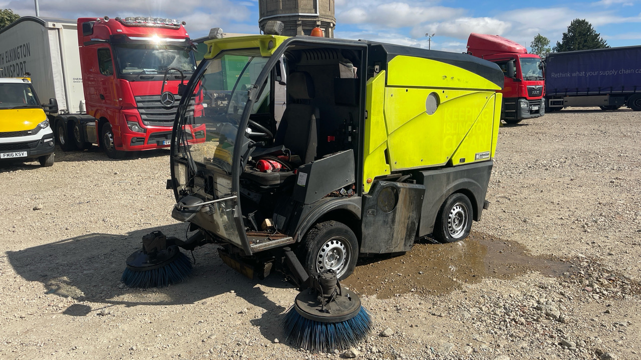 JOHNSTON  - Road sweeper: picture 1 JOHNSTON  - Road sweeper: picture 1