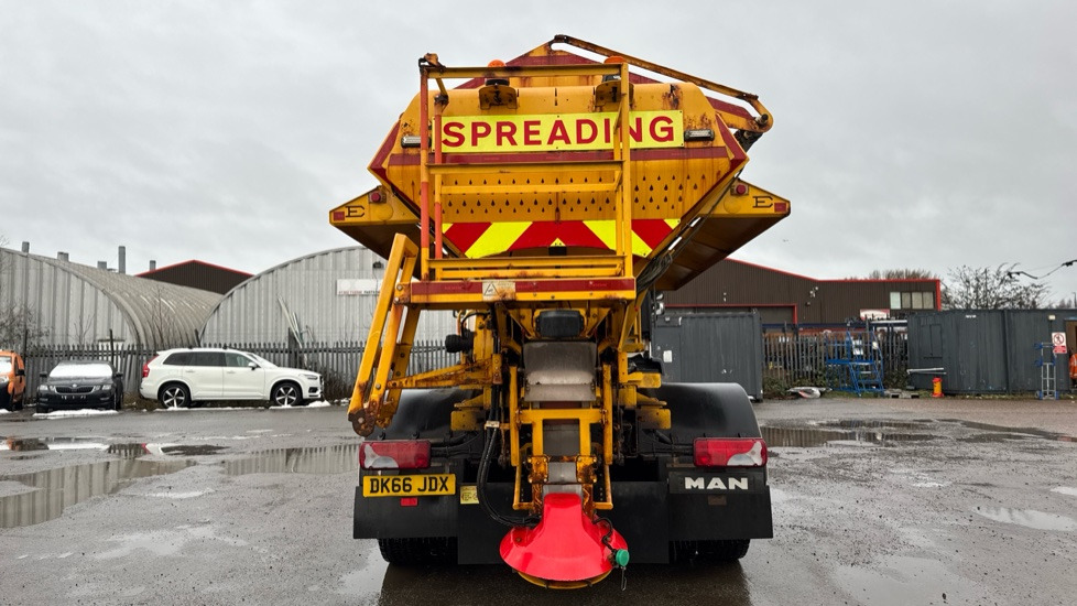 MAN TGM 18.250 - Snow removal vehicle: picture 5 MAN TGM 18.250 - Snow removal vehicle: picture 5