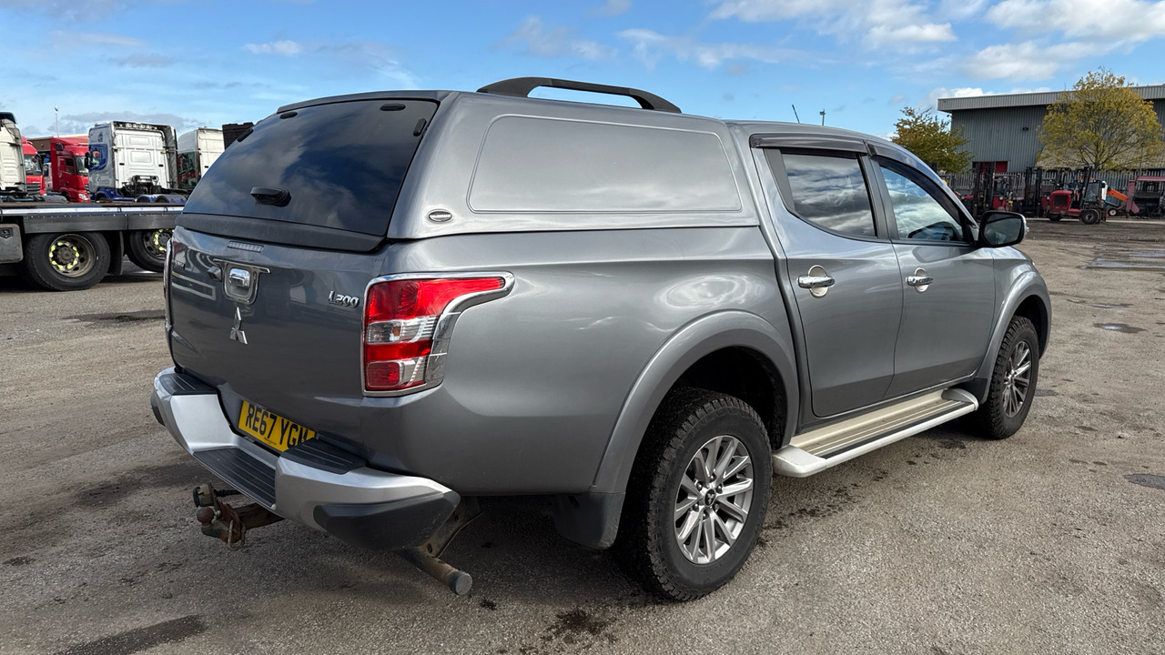MITSUBISHI L200  DI-D 178 Barbarian - Pickup truck, Combi van: picture 4 MITSUBISHI L200  DI-D 178 Barbarian - Pickup truck, Combi van: picture 4