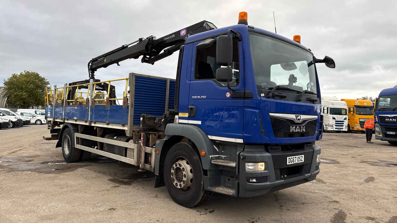 Man TGM 18.250 - Dropside/ Flatbed truck, Crane truck: picture 1 Man TGM 18.250 - Dropside/ Flatbed truck, Crane truck: picture 1