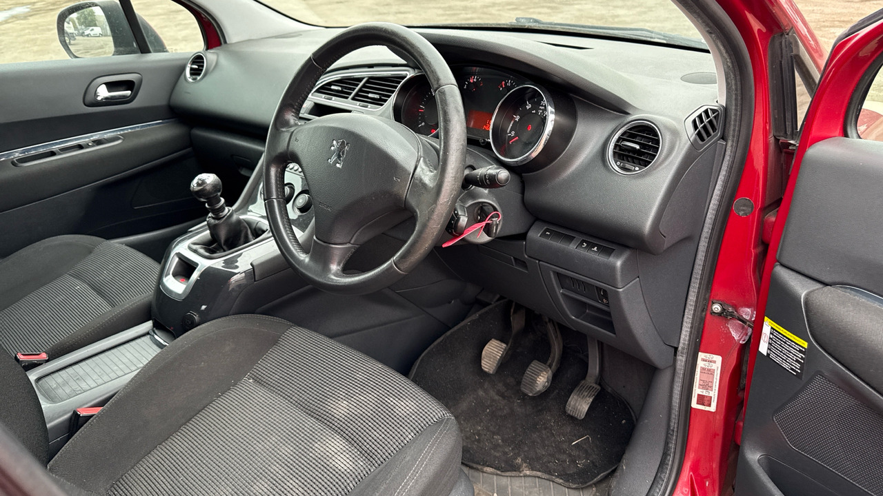 PEUGEOT 5008 2.0 HDI 150PS - Car: picture 5 PEUGEOT 5008 2.0 HDI 150PS - Car: picture 5