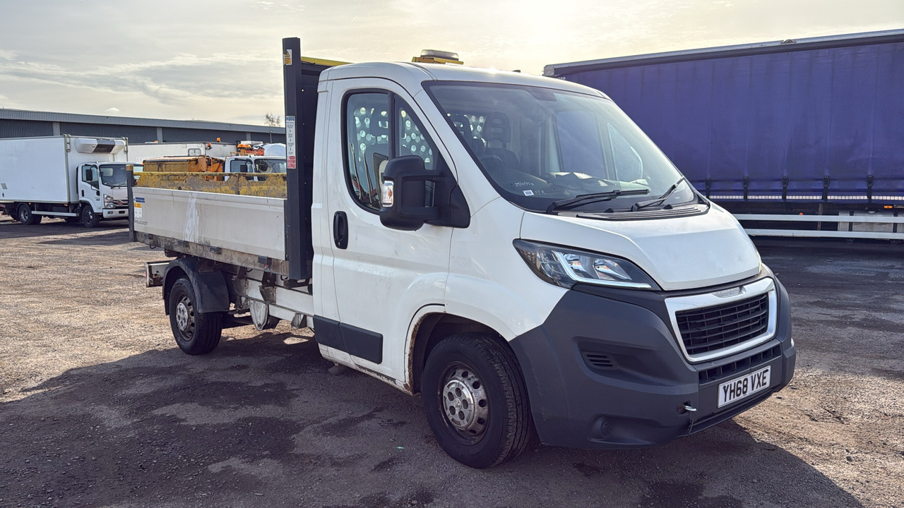PEUGEOT BOXER 355 2.0 BlueHDi 130ps - Tipper van: picture 1 PEUGEOT BOXER 355 2.0 BlueHDi 130ps - Tipper van: picture 1