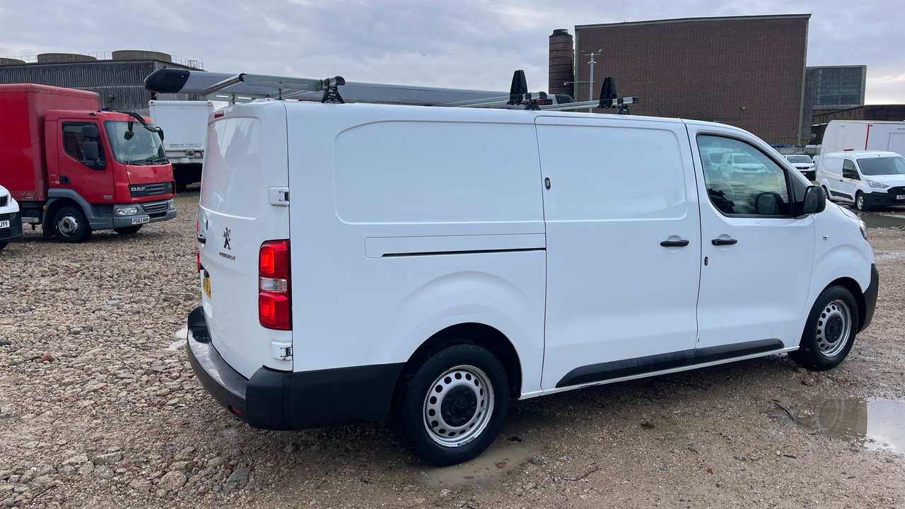 PEUGEOT EXPERT PROFESSIONAL 1.5 BLUEHDI 100PS - Panel van: picture 4 PEUGEOT EXPERT PROFESSIONAL 1.5 BLUEHDI 100PS - Panel van: picture 4