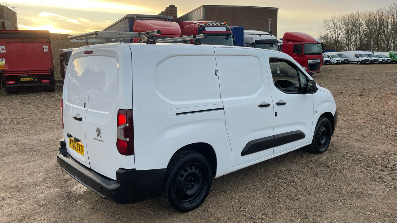 PEUGEOT PARTNER 850 1.5 BlueHDi 100ps Professional - Small van: picture 4 PEUGEOT PARTNER 850 1.5 BlueHDi 100ps Professional - Small van: picture 4