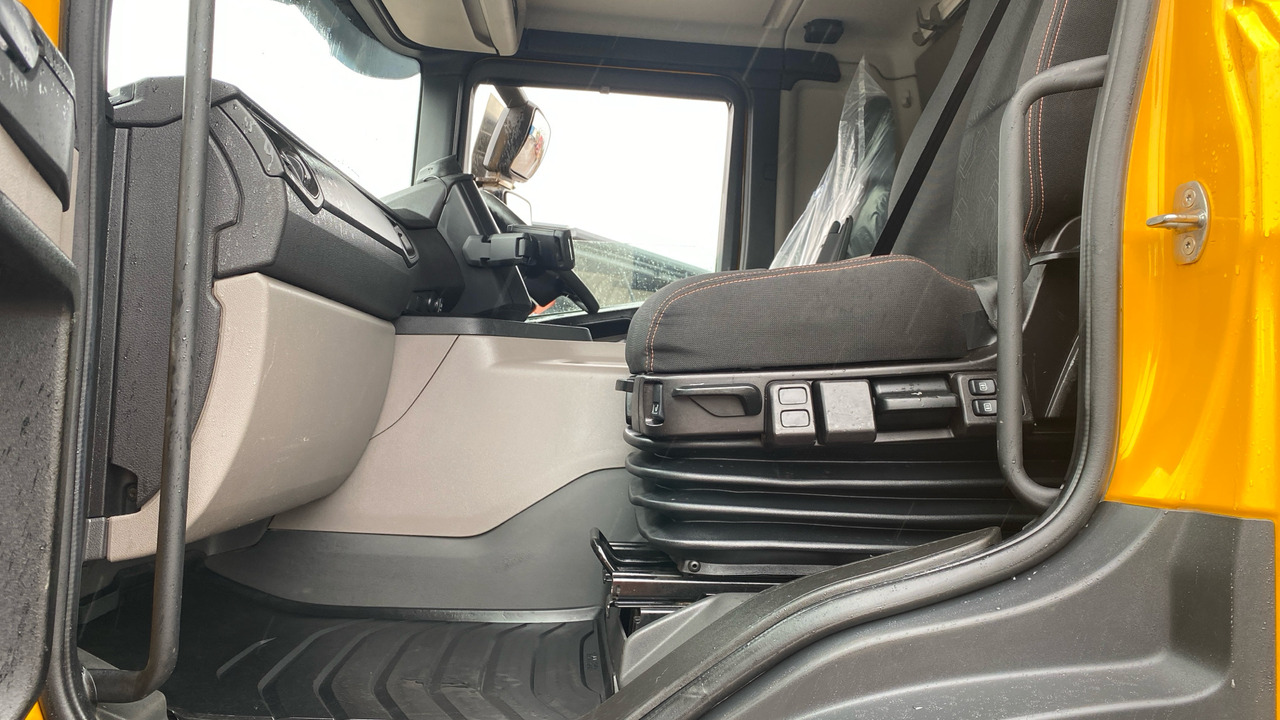 Tipper SCANIA P  410: picture 14