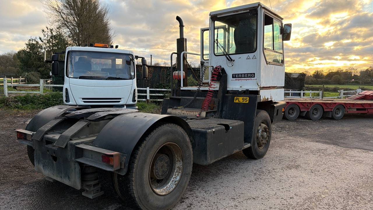 TERBERG YT180 - Terminal tractor: picture 3 TERBERG YT180 - Terminal tractor: picture 3