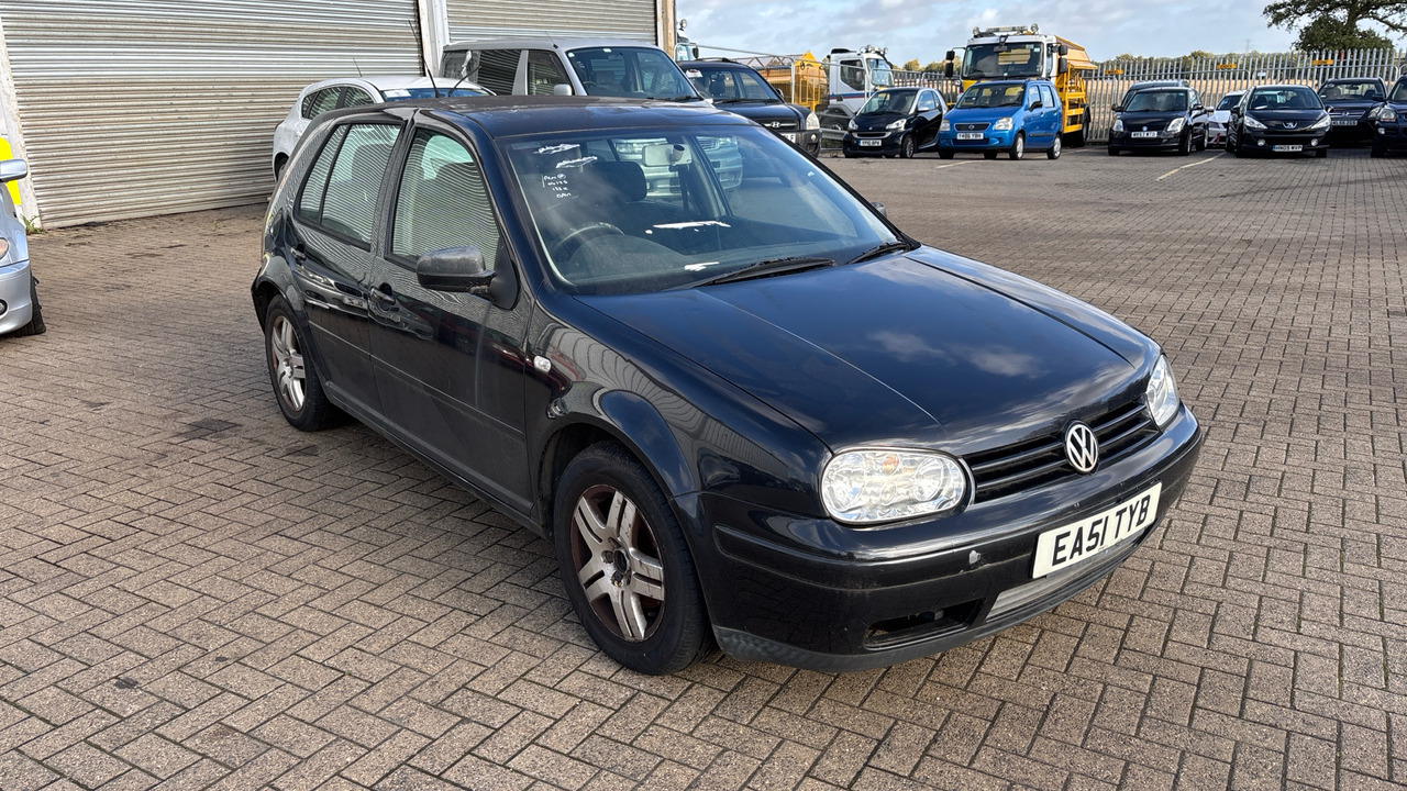 VOLKSWAGEN GOLF 2.0 GTI - Hatchback: picture 1 VOLKSWAGEN GOLF 2.0 GTI - Hatchback: picture 1