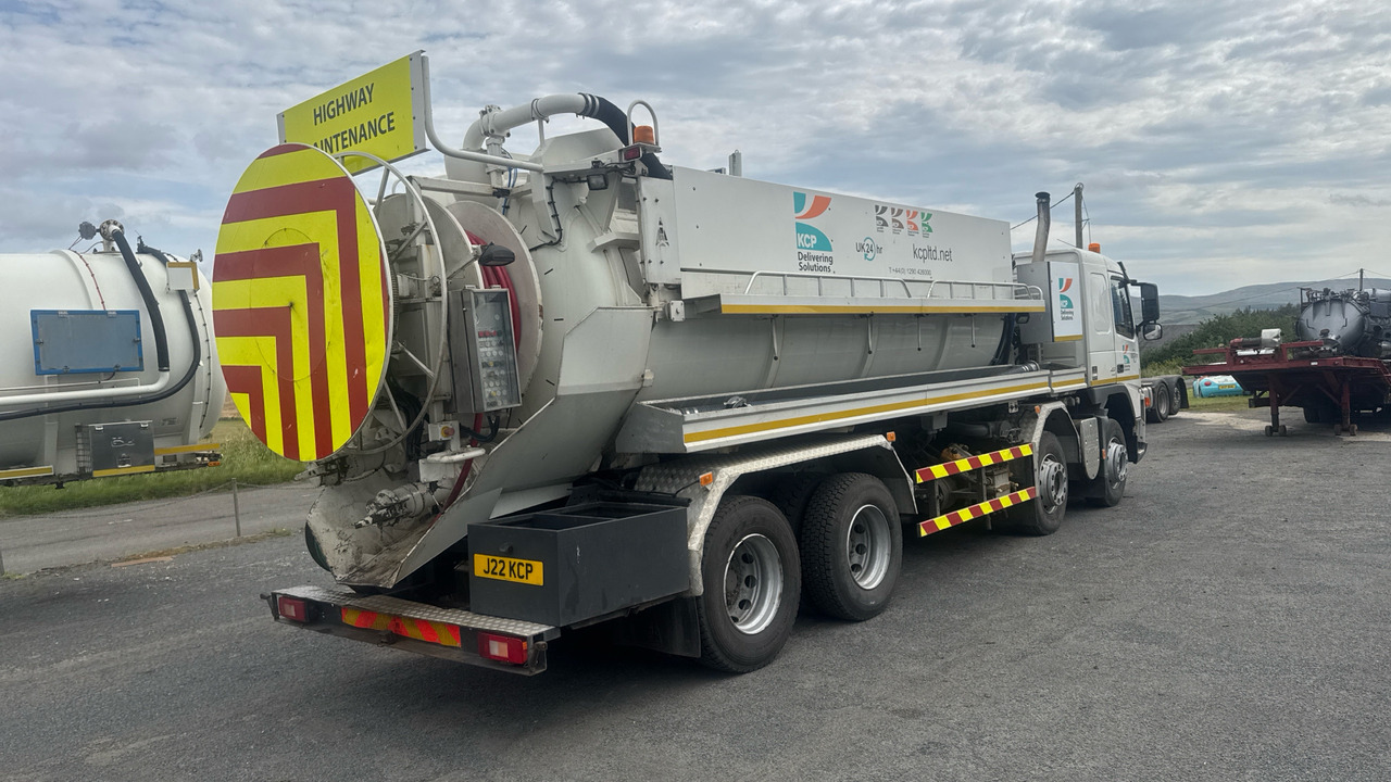 VOLVO FM 400 - Vacuum truck: picture 4 VOLVO FM 400 - Vacuum truck: picture 4