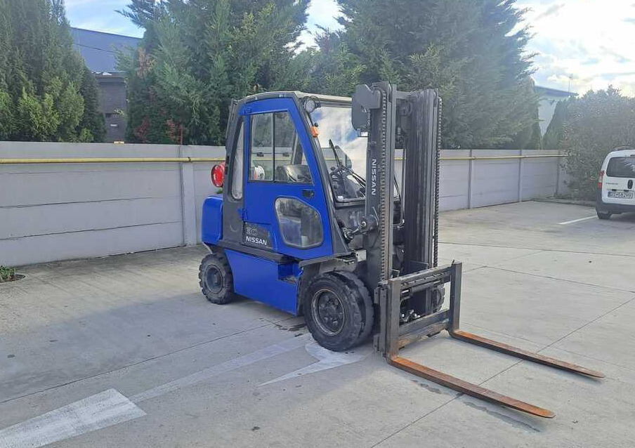 Nissan UG1D2E700683 - LPG forklift: picture 3 Nissan UG1D2E700683 - LPG forklift: picture 3