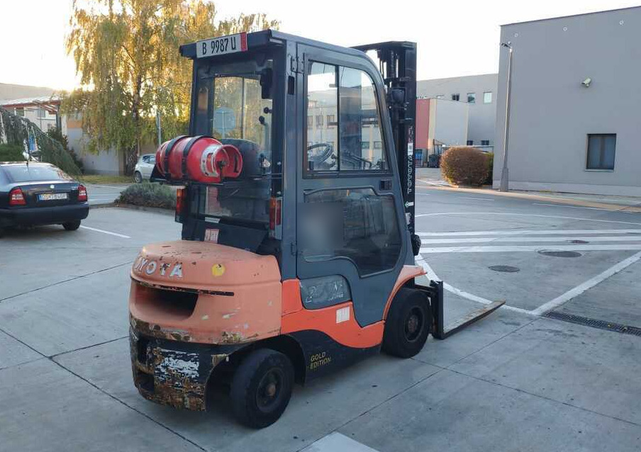 Toyota 7FGF25 - LPG forklift: picture 3 Toyota 7FGF25 - LPG forklift: picture 3