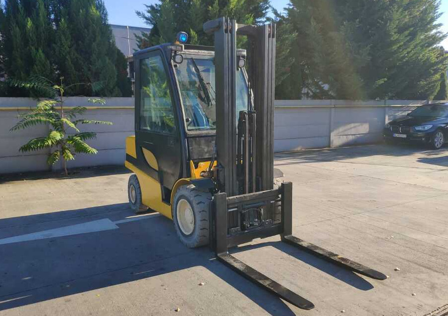Yale GDP30VX - Diesel forklift: picture 2 Yale GDP30VX - Diesel forklift: picture 2