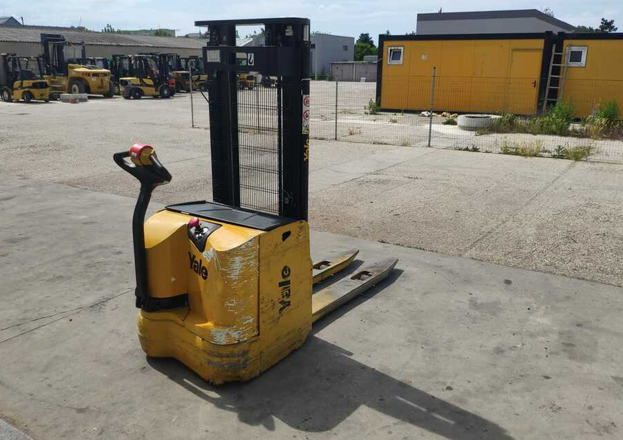 Yale MS14 AC - Stacker: picture 3 Yale MS14 AC - Stacker: picture 3