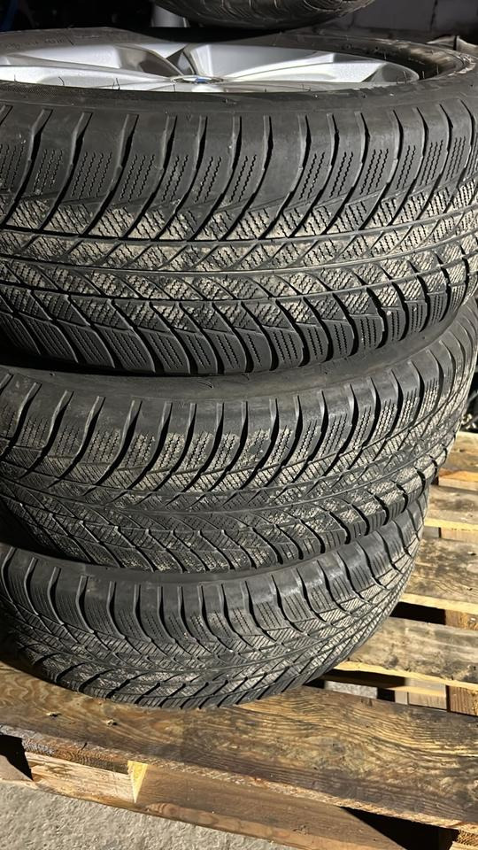 BMW X5 Winterreifen + Felgen 225/60R18 - Wheel and tire package for Car: picture 2 BMW X5 Winterreifen + Felgen 225/60R18 - Wheel and tire package for Car: picture 2