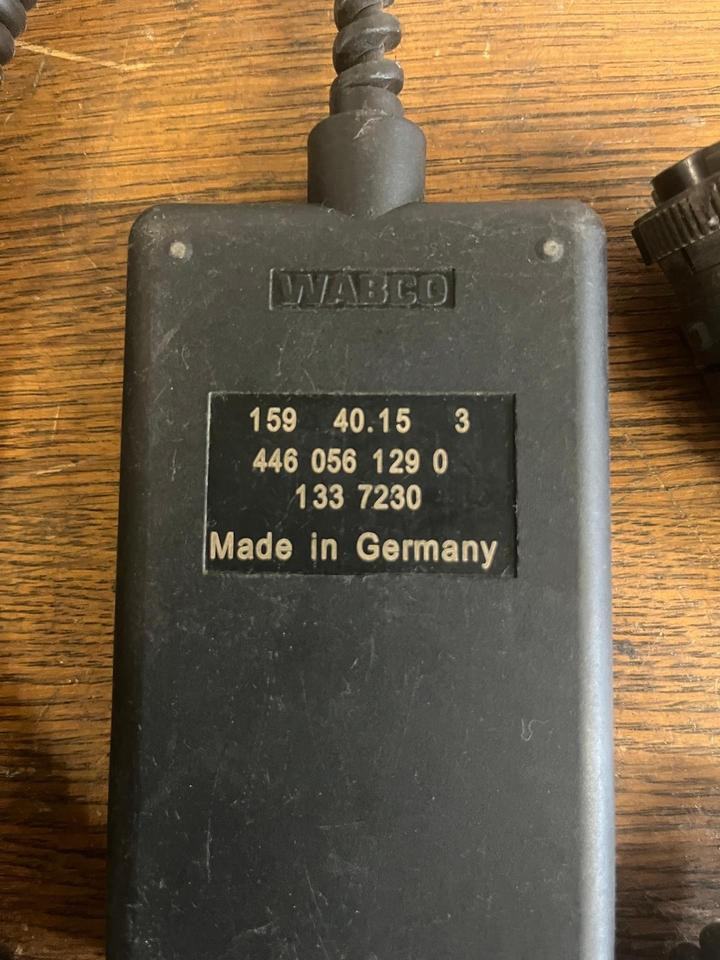 DAF Bediengerät Fernbedienung Luftfederung WABCO 4460561290 - ECU for Truck: picture 3 DAF Bediengerät Fernbedienung Luftfederung WABCO 4460561290 - ECU for Truck: picture 3