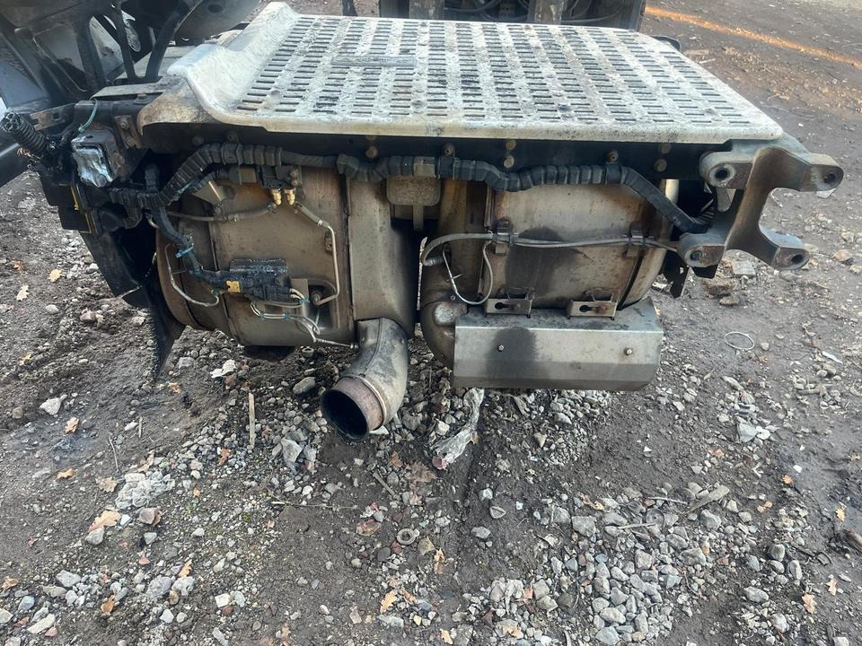 DAF XF 460 EU6 Auspuff Katalysator 1940705 - Muffler/ Exhaust system for Truck: picture 4 DAF XF 460 EU6 Auspuff Katalysator 1940705 - Muffler/ Exhaust system for Truck: picture 4