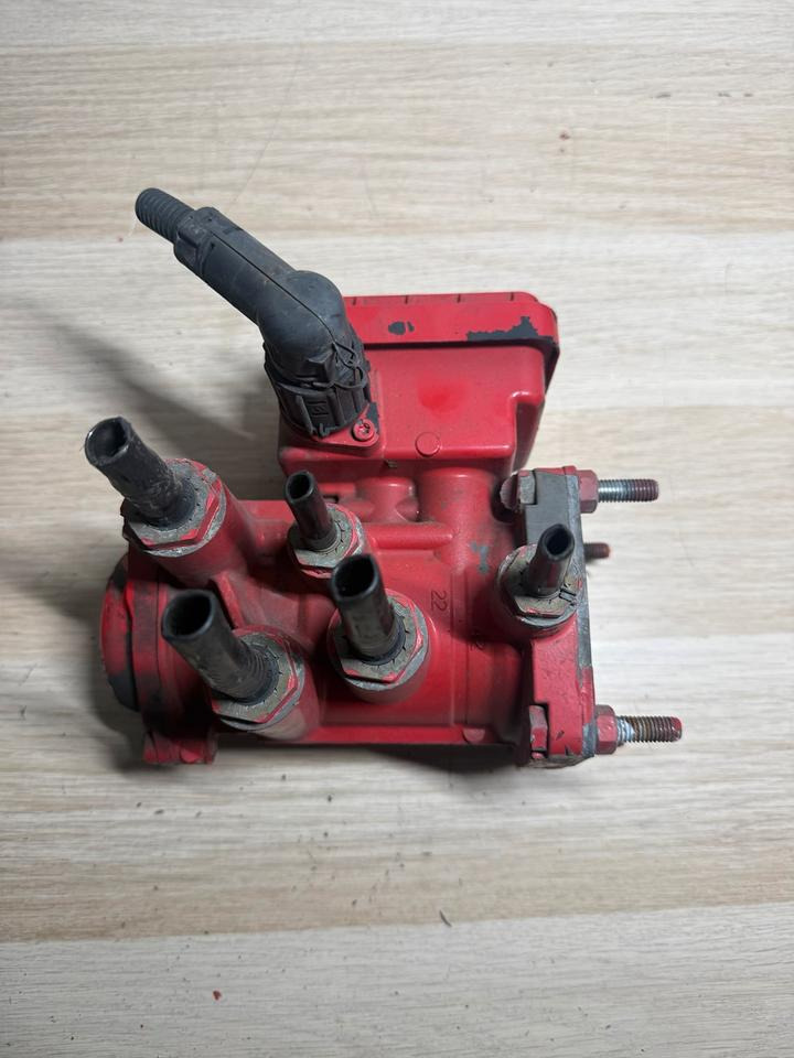 MAN KNORR-BREMSE EBS Ventil K020623 81.52301-6213 - Valve for Truck: picture 3 MAN KNORR-BREMSE EBS Ventil K020623 81.52301-6213 - Valve for Truck: picture 3