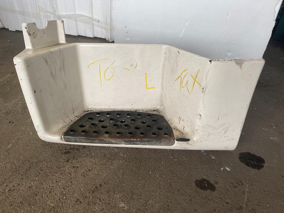 MAN TGX Einstieg Unten Links - Footstep for Truck: picture 1 MAN TGX Einstieg Unten Links - Footstep for Truck: picture 1