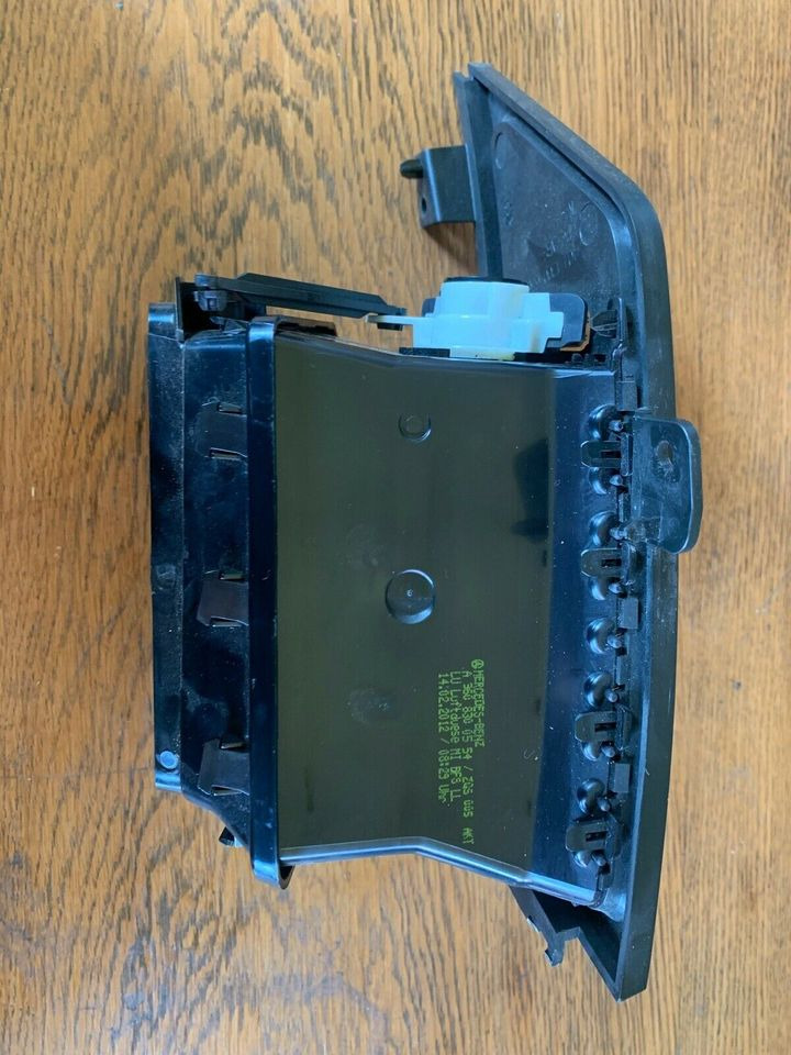 Mercedes Actros MP4 Luftduese A 360 830 05 54 - Cab and interior for Truck: picture 2 Mercedes Actros MP4 Luftduese A 360 830 05 54 - Cab and interior for Truck: picture 2