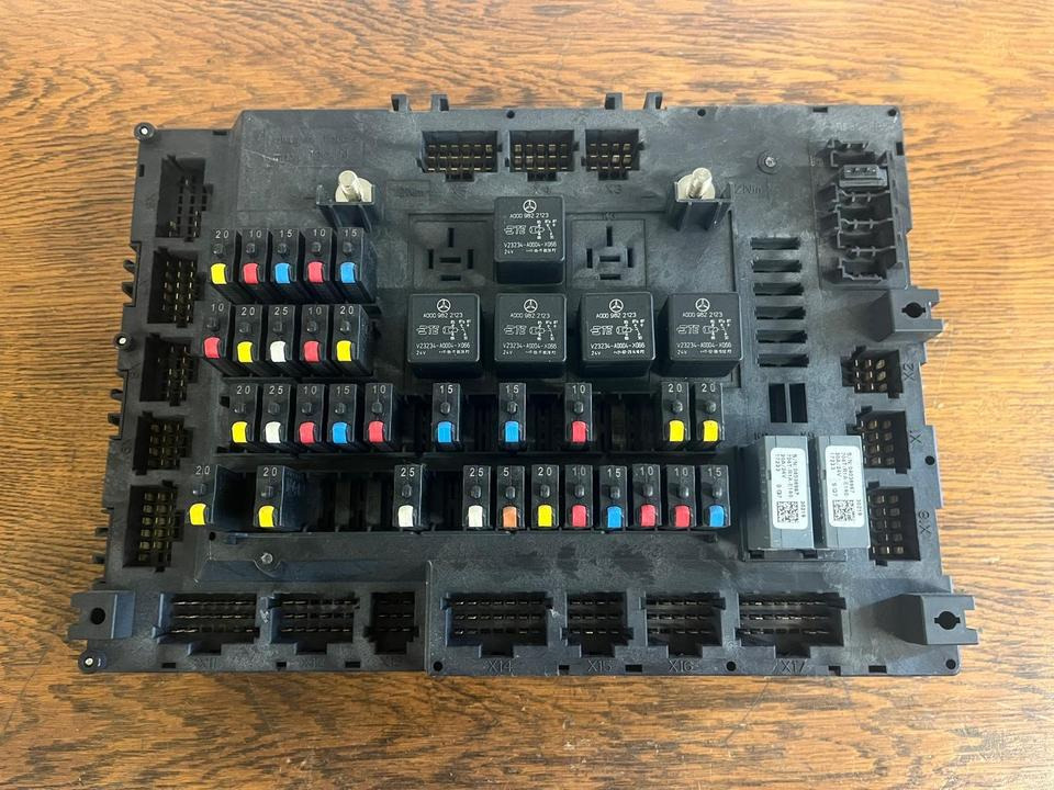 Mercedes Actros MP4 Single-SAM Sicherungskasten A0014467658 - Fuse for Truck: picture 2 Mercedes Actros MP4 Single-SAM Sicherungskasten A0014467658 - Fuse for Truck: picture 2