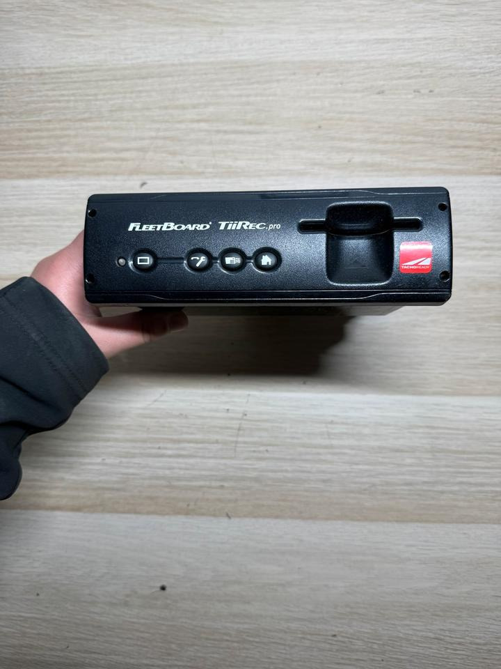 Mercedes Actros MP4 Tachograph Fleetboard A0004462260 - Tachograph for Truck: picture 3 Mercedes Actros MP4 Tachograph Fleetboard A0004462260 - Tachograph for Truck: picture 3
