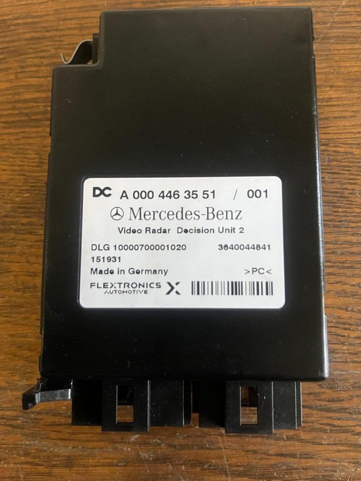 Mercedes Actros MP4 Video Radar Steuergerät A0004463551 - ECU for Truck: picture 3 Mercedes Actros MP4 Video Radar Steuergerät A0004463551 - ECU for Truck: picture 3